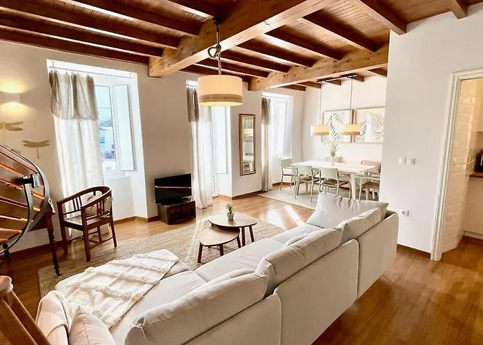 The Cliffs - Barqueiro Blue Porto do Barqueiro